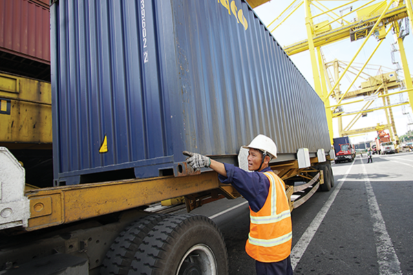 Khơi thông Logistics